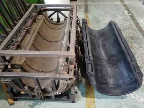 Công cụ đúc khuôn quay bằng nhôm OEM Khuôn rào cản giao thông bằng nhựa
