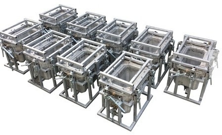 Khuôn đúc xoay tùy chỉnh, Khuôn đúc bể nước xoay ngang